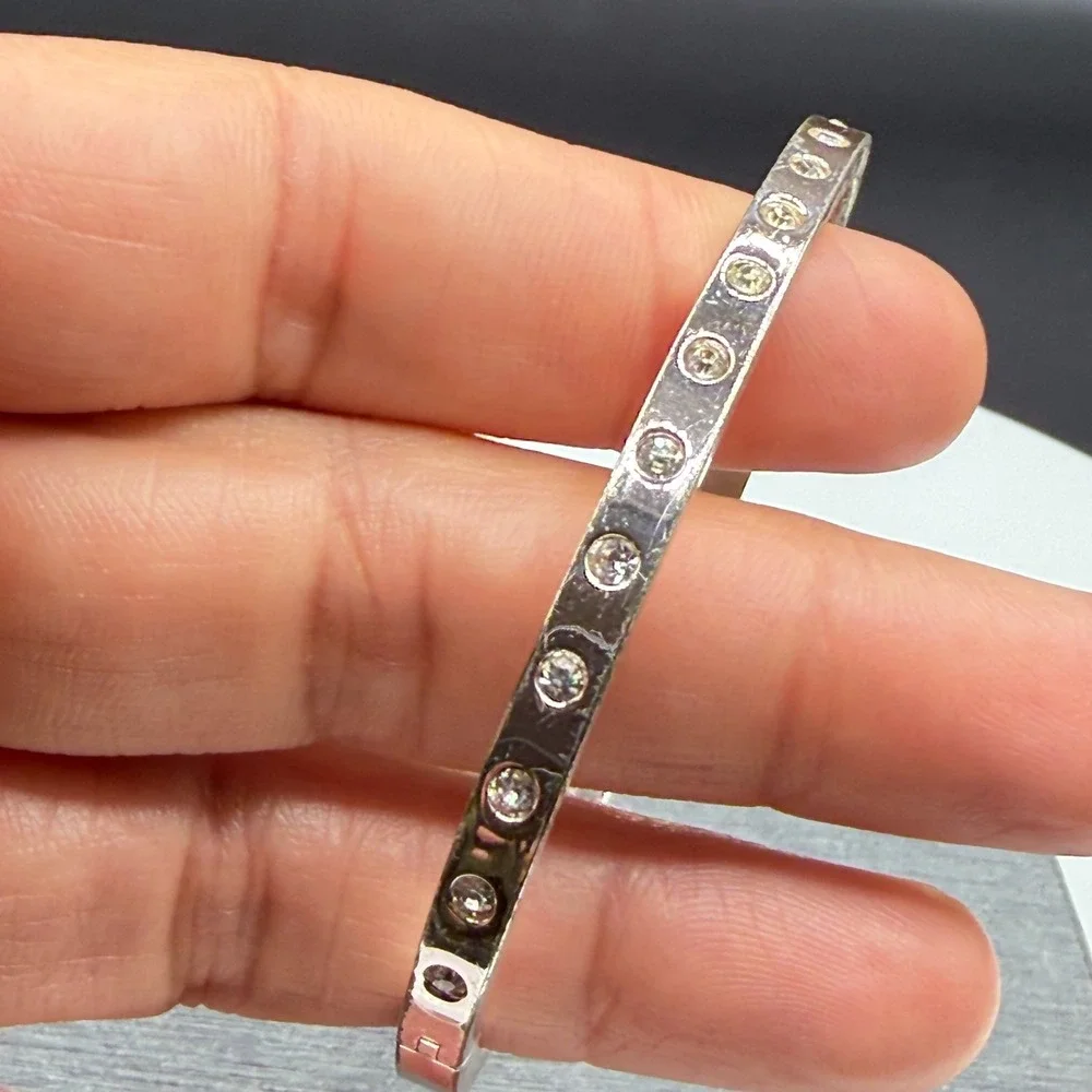 N/A sleek silver